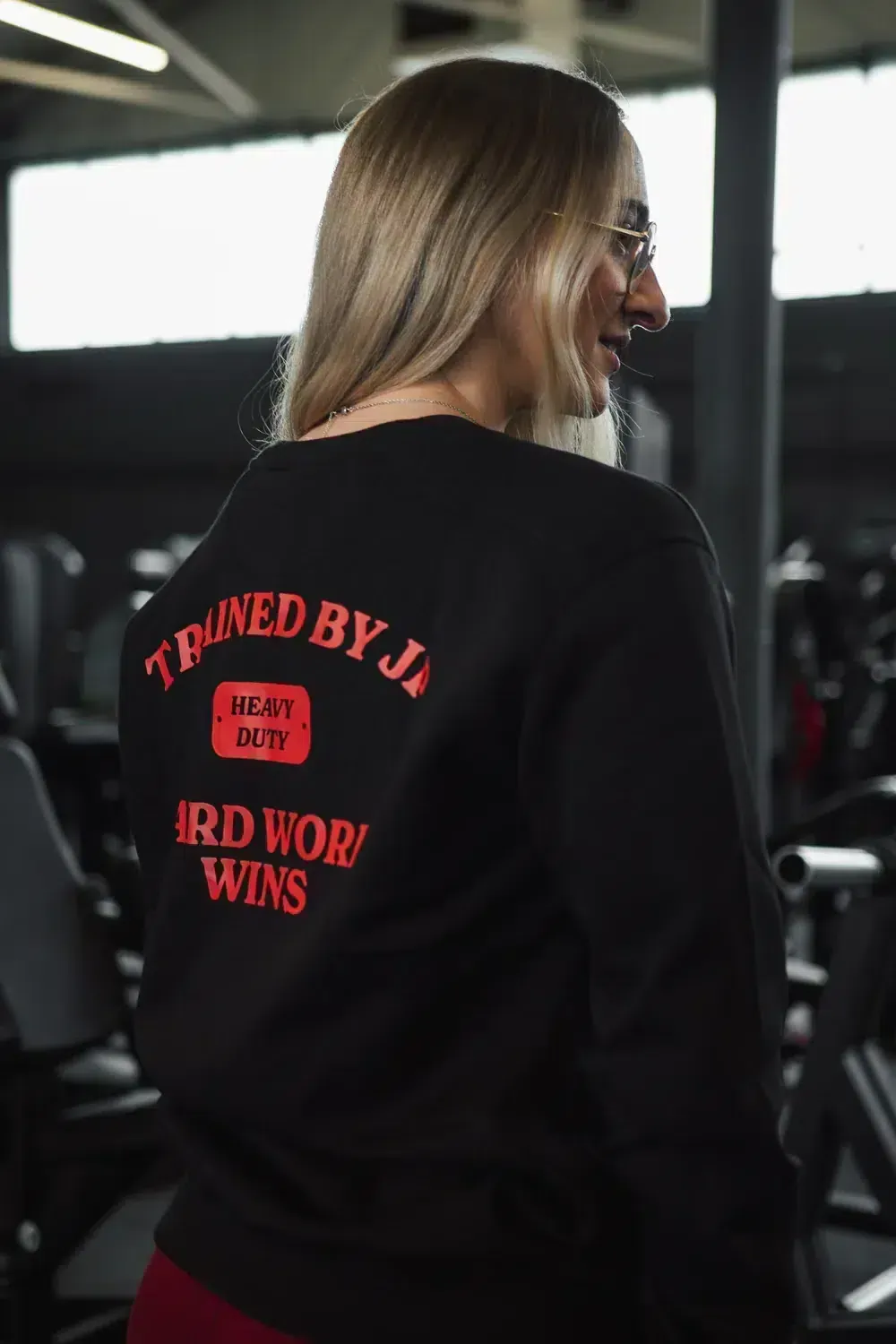 Trained by JP Hard Work Wins sweater sort rød bomuld