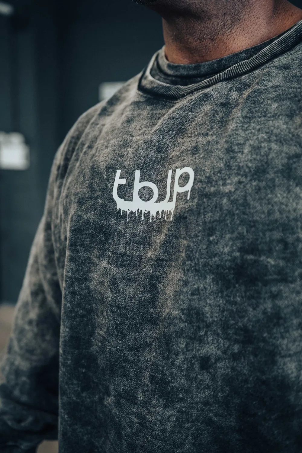 Trained by JP Drip Logo sweater sort grå logo