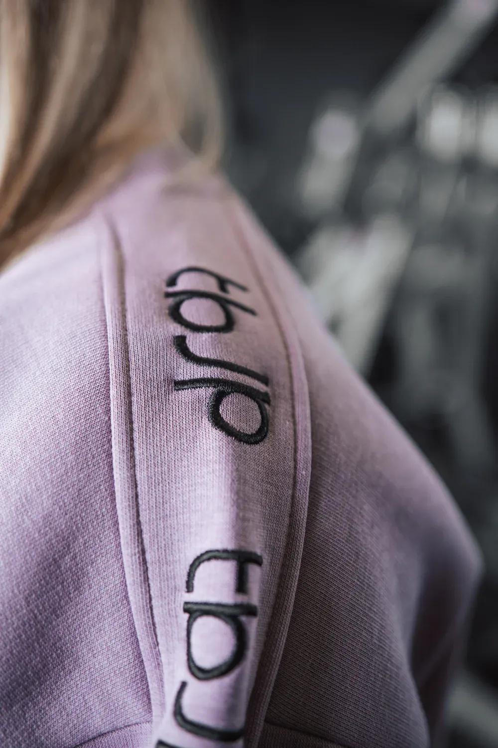 Trained by JP Sweater sweatshirt lilla broderet logo