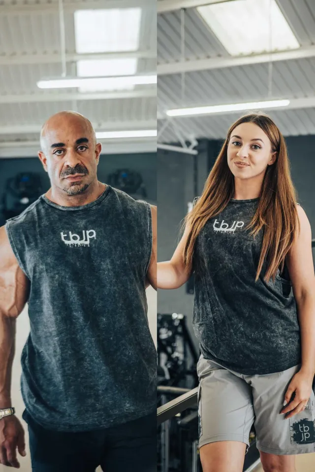 Trained by JP Drip Logo vest sort lysegrå logo