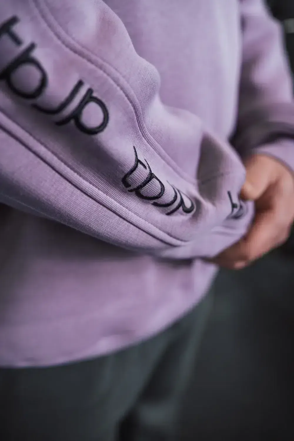 Trained by JP Sweater sweatshirt lilla broderet logo