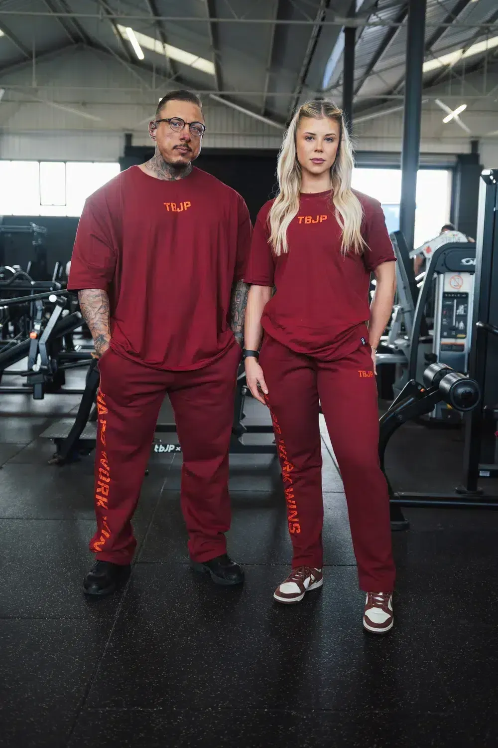 Trained by JP Hard Work Wins joggers deep red bomuld