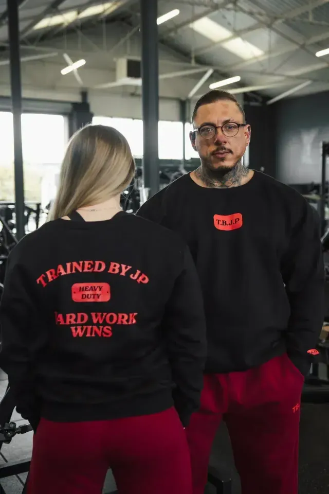 Trained by JP Hard Work Wins sweater sort rød bomuld
