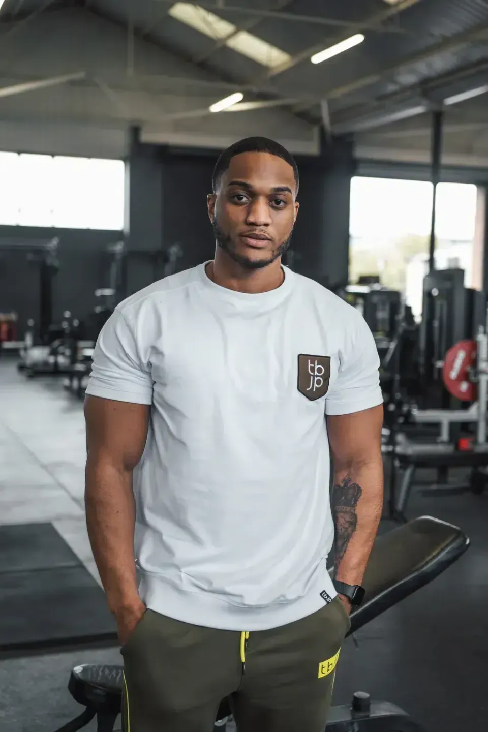 Trained by JP Shield T-shirt hvid 100% bomuld