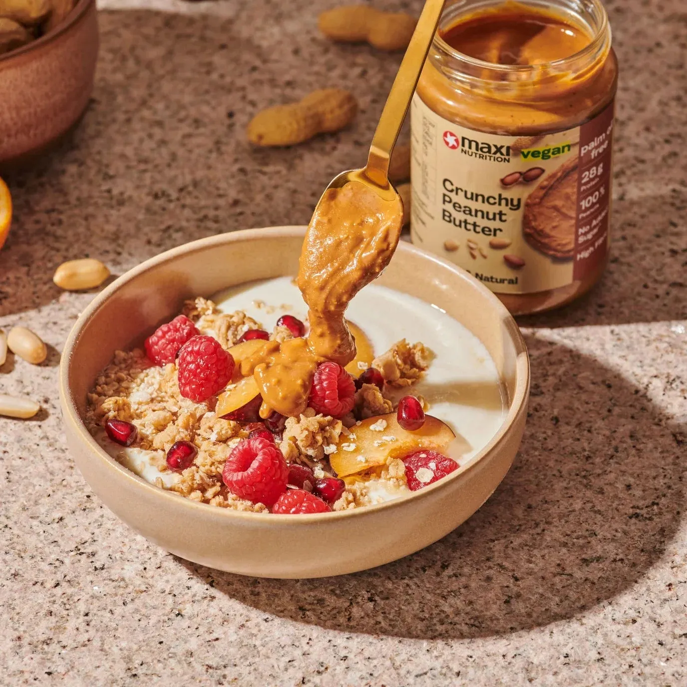 MaxiNutrition peanutsmør crunchy 350g 28% protein