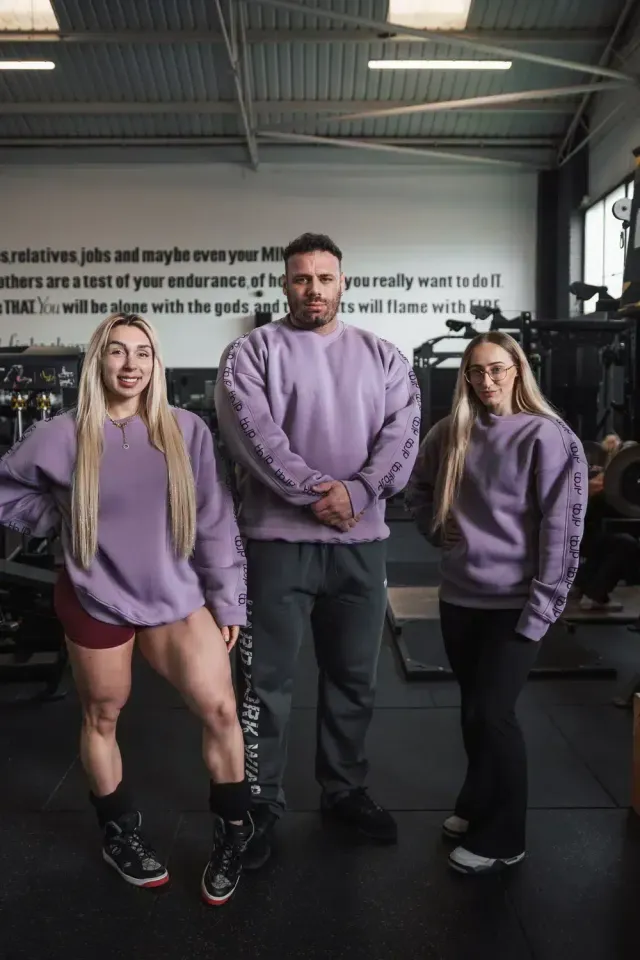 Trained by JP Sweater sweatshirt lilla broderet logo