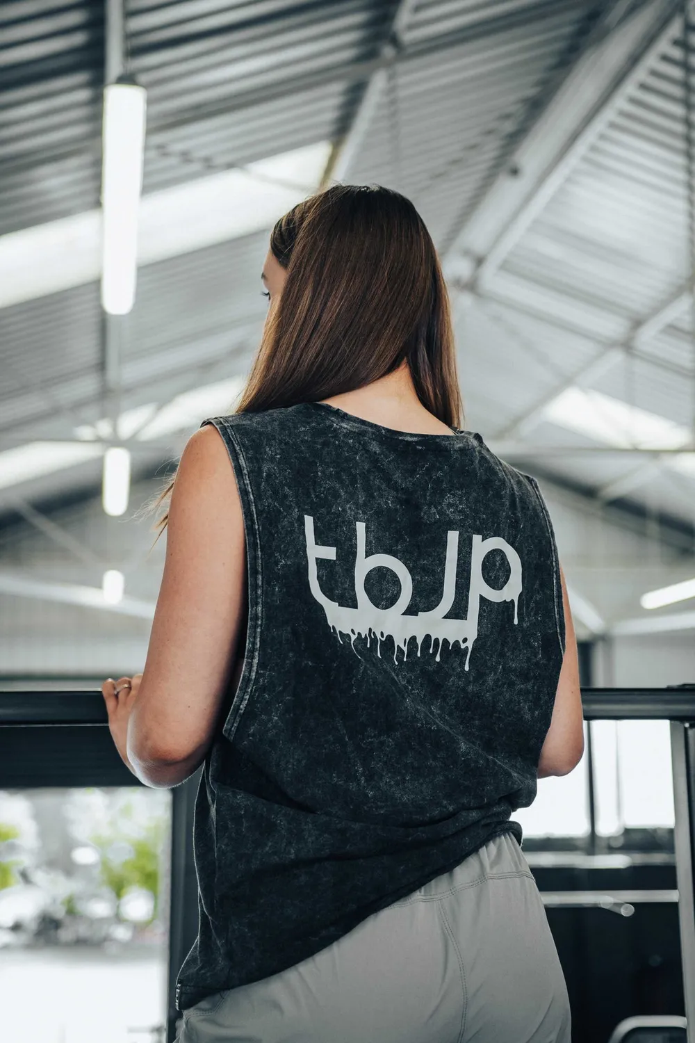 Trained by JP Drip Logo vest sort lysegrå logo